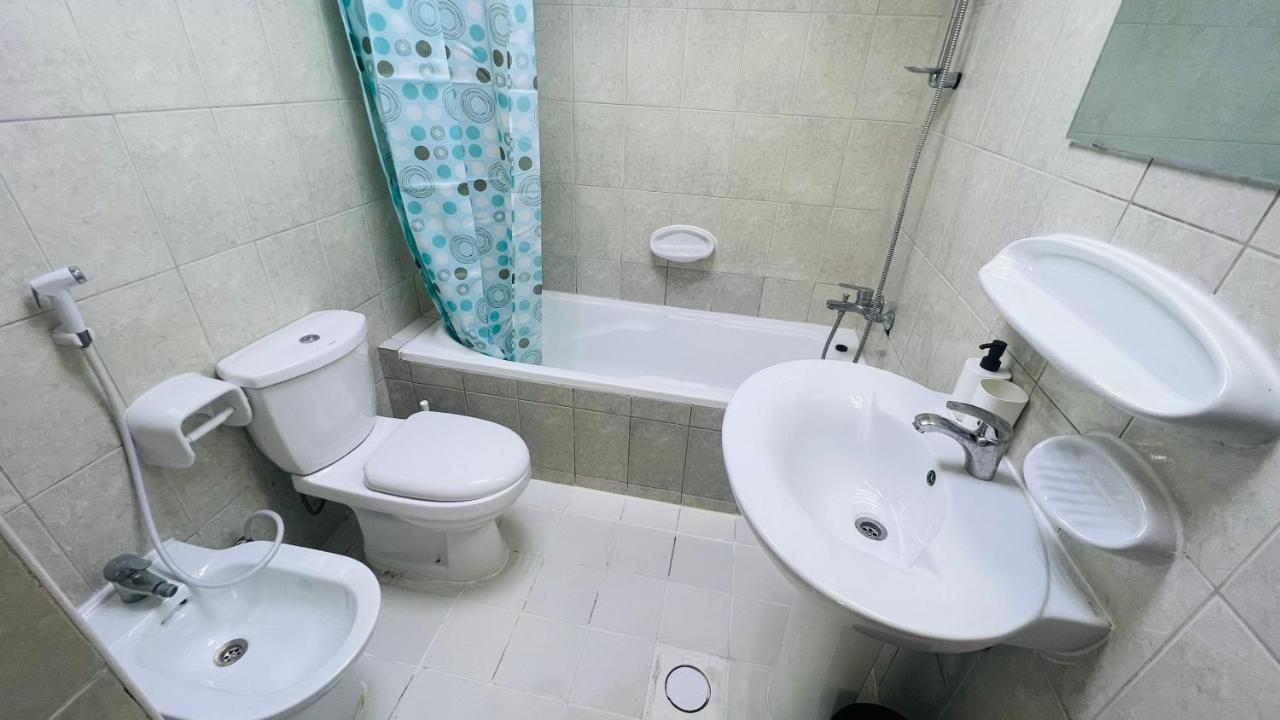 Newly Furnished Cozy One Bed 2 Bathroom View Appartement Dubai