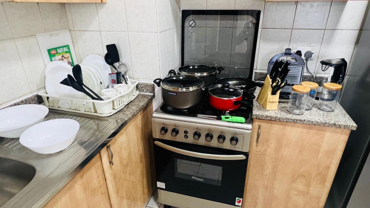 Appartement Newly Furnished Cozy One Bed 2 Bathroom View